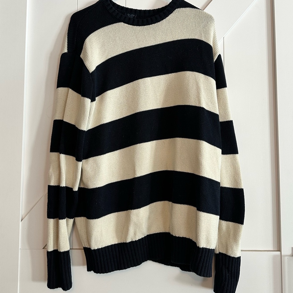 PacSun Navy Blue and White Striped Sweater Size Large